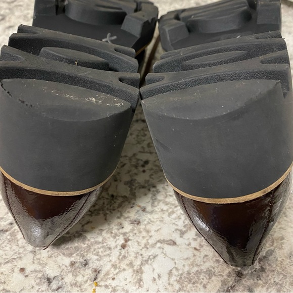 Donald J Pliner evans Oxfords, Dark Brown
Crinkle Patent lace up
Loafers sz 6M - Picture 12 of 15